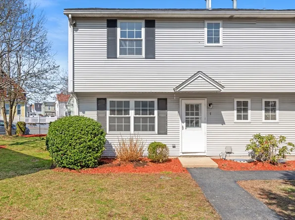 106 Lundberg St APT 7, Lowell, MA 01852