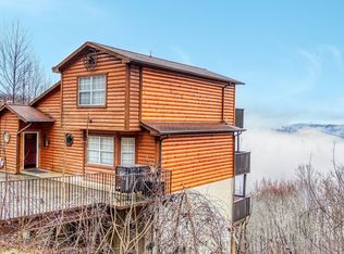943 Crooked Ridge Rd, Gatlinburg, TN 37738