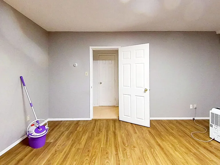 720 W 54th Ave — Photo 5