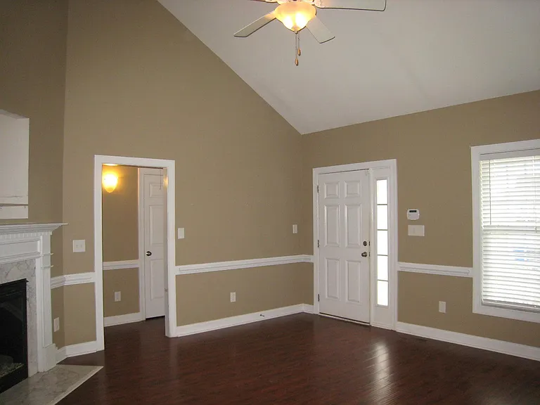1009 Sebring Dr — Photo 5