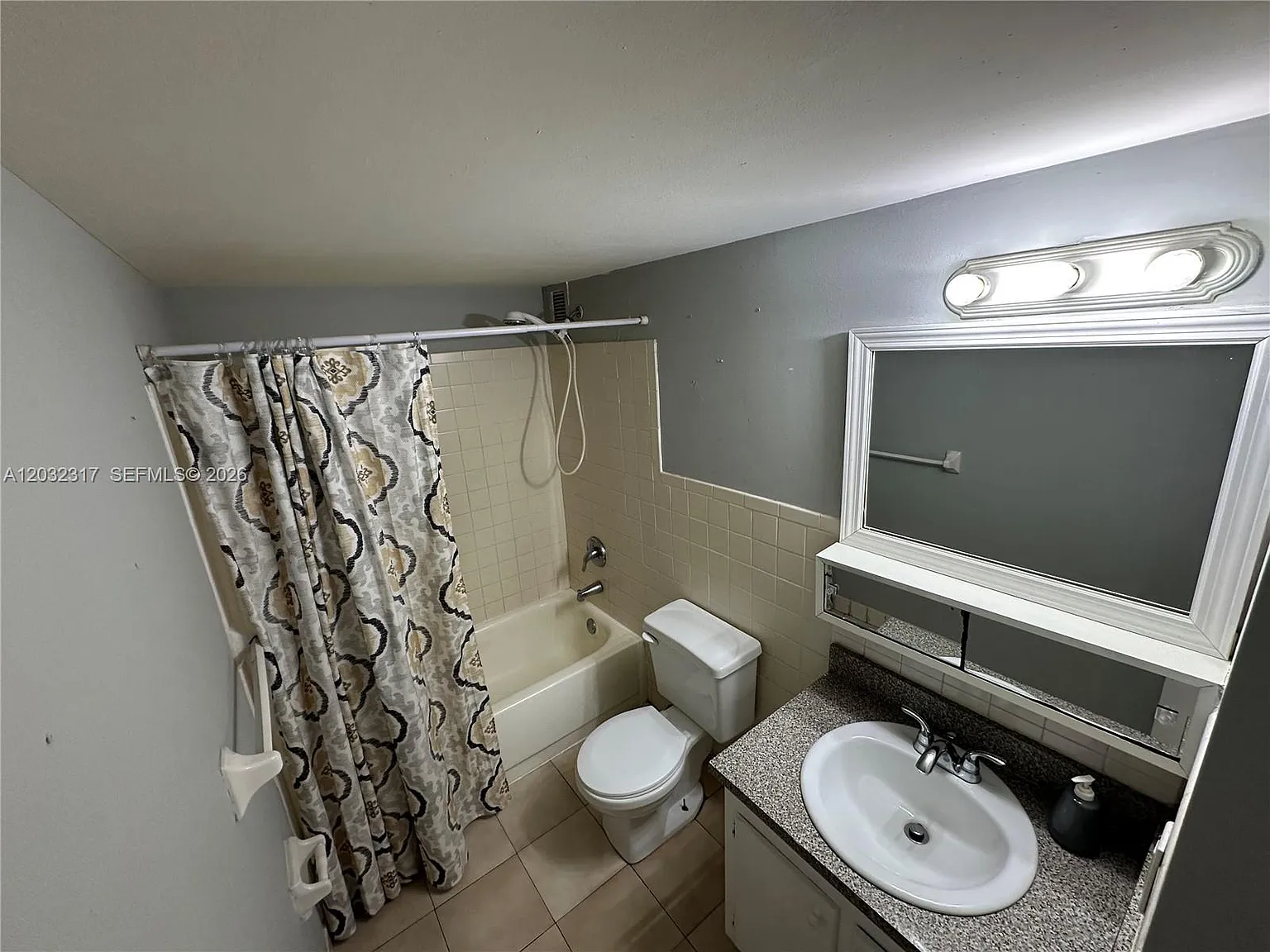 Pier 43 Condo — Photo 4