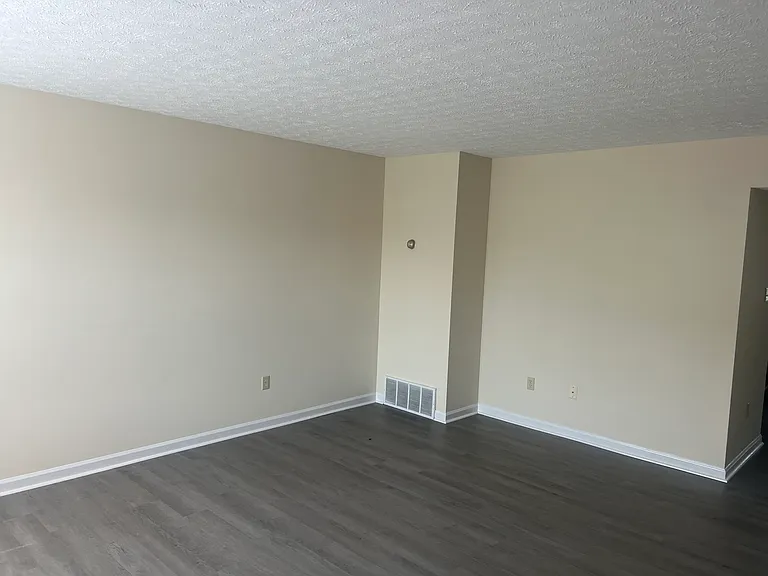3260 Spring Hollow Ave #5 — Photo 11