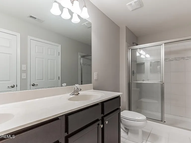 507 Lexington Mews — Photo 17