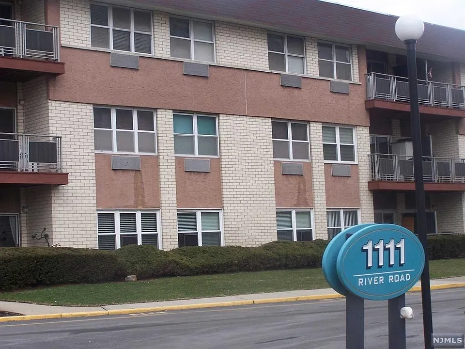 1111 River Rd #D12