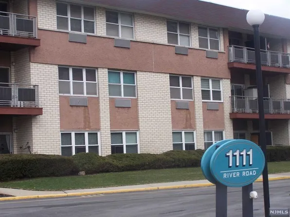 1111 River Rd APT D12, Edgewater, NJ 07020