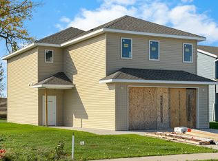 3089 45th Ave S, Grand Forks, ND 58201