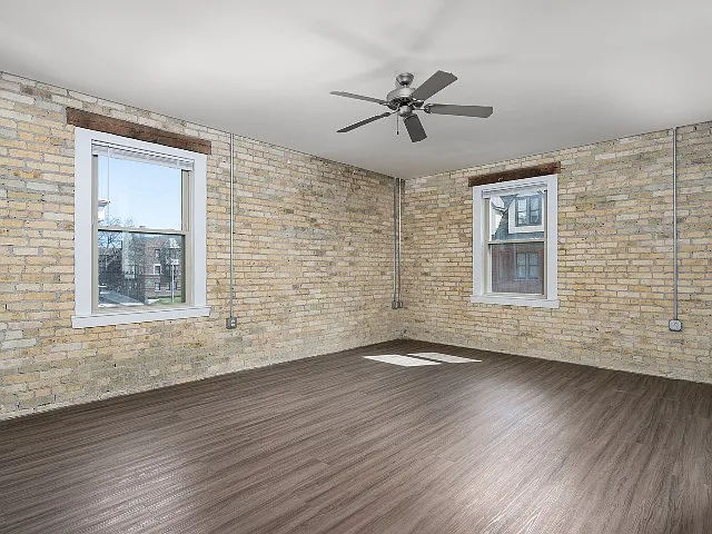 3 Bed / 2 Bath - 1,500 SF - Living Room 3 Bed / 2 Bath - 1,500 SF - Living Room
