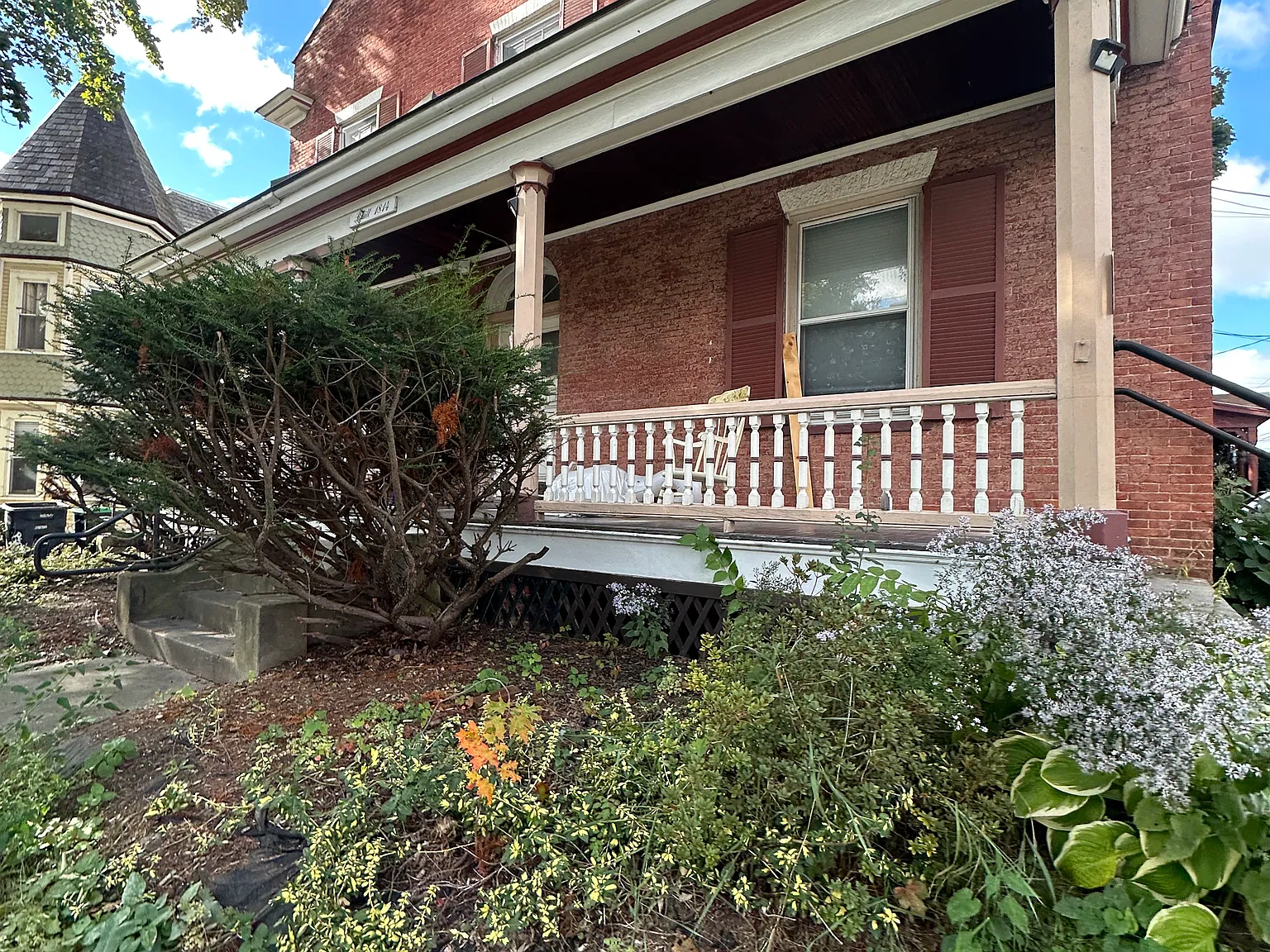 233 Pearl St — Photo 3