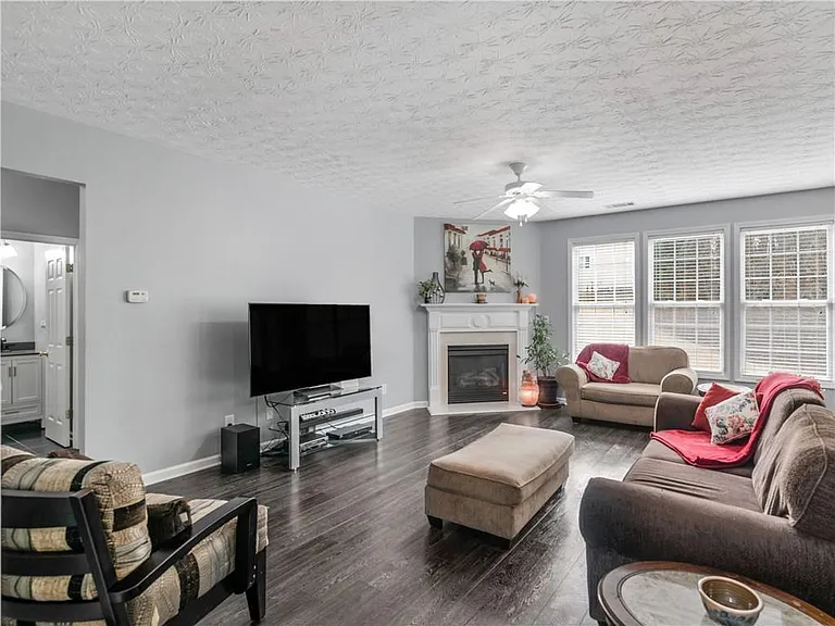 951 Island Pointe Way — Photo 3
