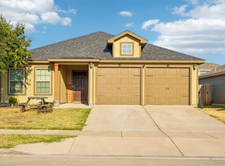 8420 Steel Dust Dr, Fort Worth, TX 76179