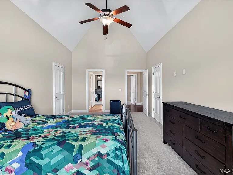 377 Sydney Ave — Photo 25