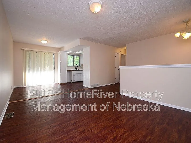 3 bed, 2.0 bath, 1440 sqft, $1,950 — Photo 4