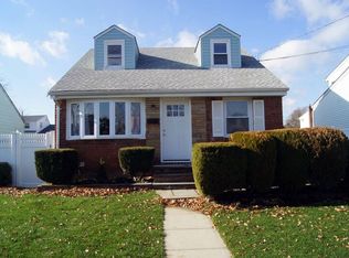 183 N 3rd St, Bethpage, NY 11714