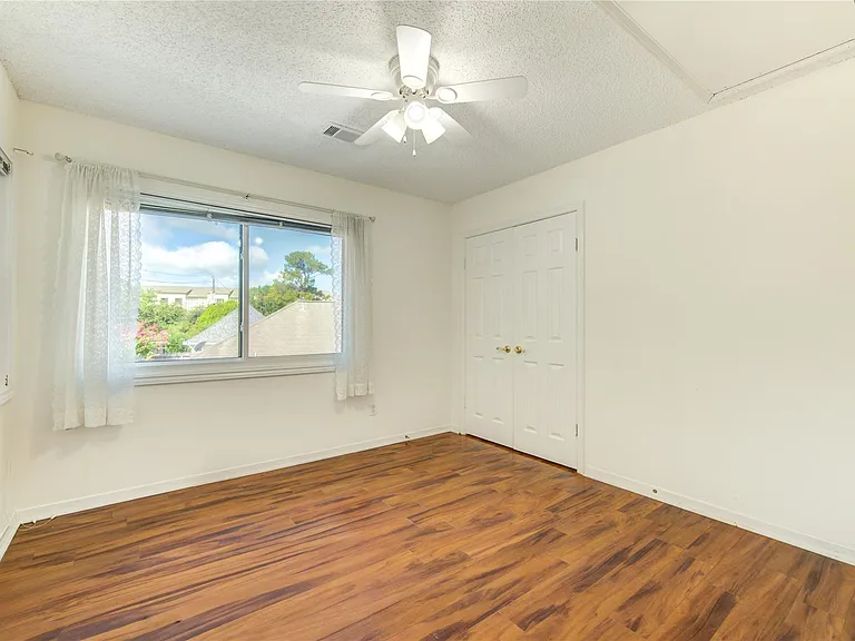 13103 Wickersham Ln — Photo 28