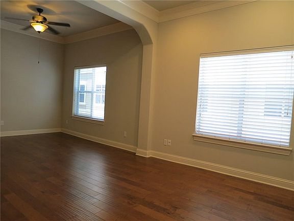 2nd image of 5613 Lindell Ave APT 4