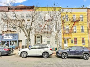 20-44 42nd St #6FAM, Astoria, NY 11105