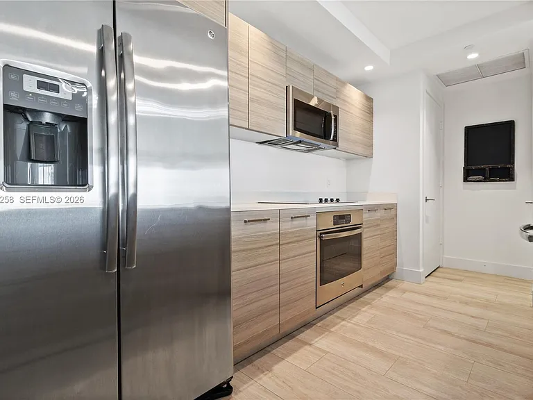 121 NE 34th St #2807 — Photo 5