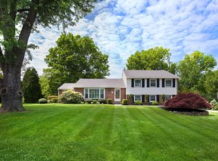 69 Brookmead Rd, Wayne, PA 19087