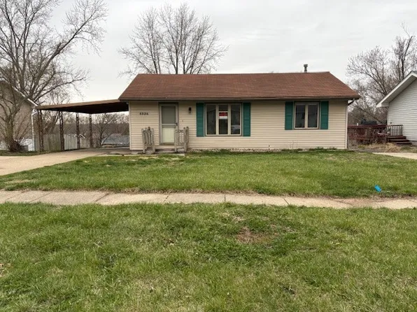 8326 Warren Dr, Des Moines, IA 50320