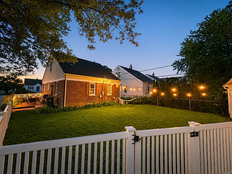 1089 Cambridge Rd — Photo 16