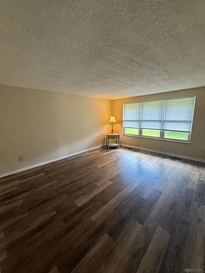 1389 Mapleridge Dr — Photo 9
