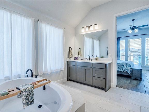 5th image of 186 Prickly Poppy Loop