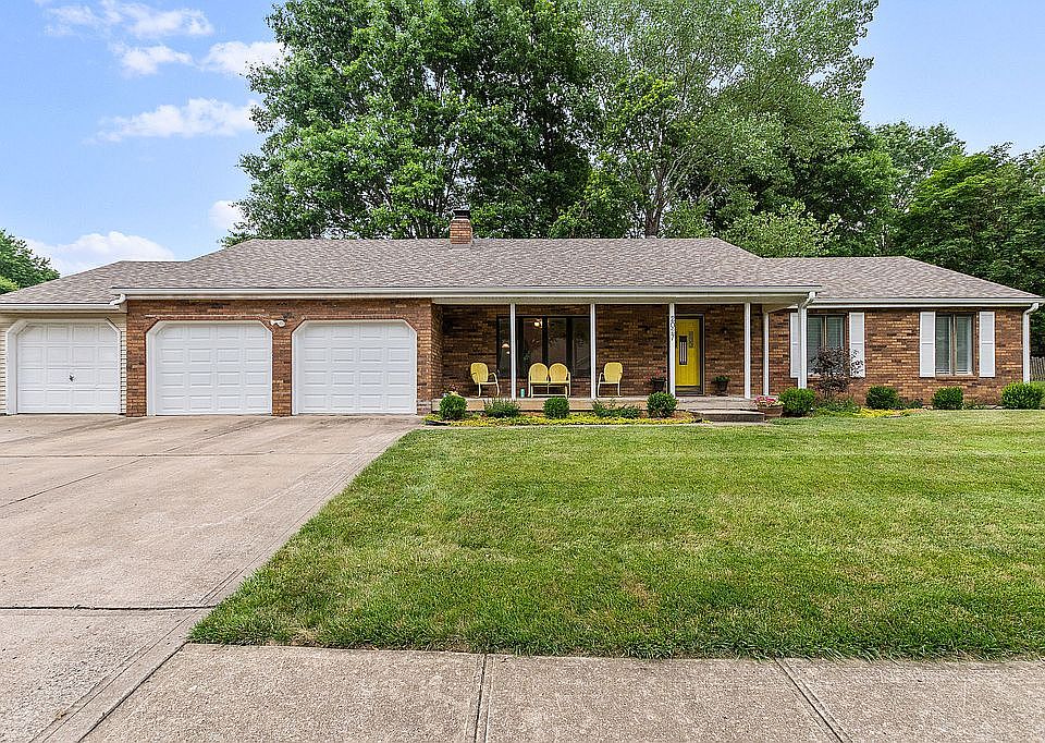 1st image of 2027 Clay Dr
