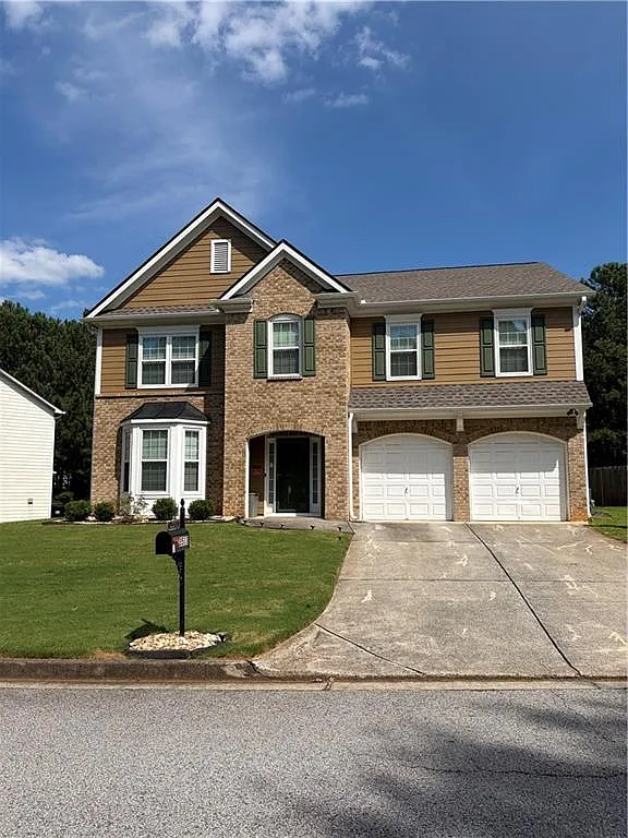 4 bed, 2.5 bath, 3033 sqft, $2,600 — Photo 3