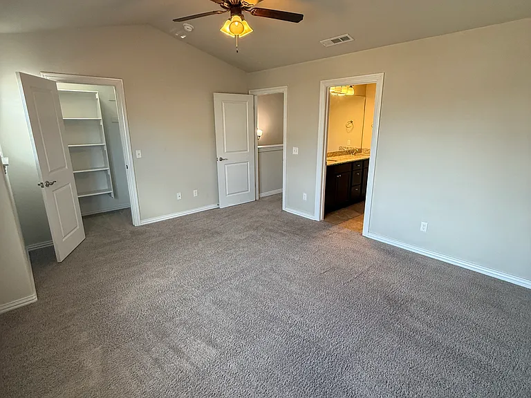 2734 W Kilimanjaro Way — Photo 5