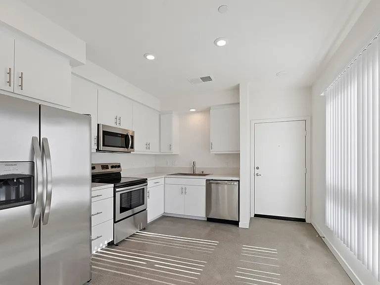 5900 Severin Dr — Photo 33