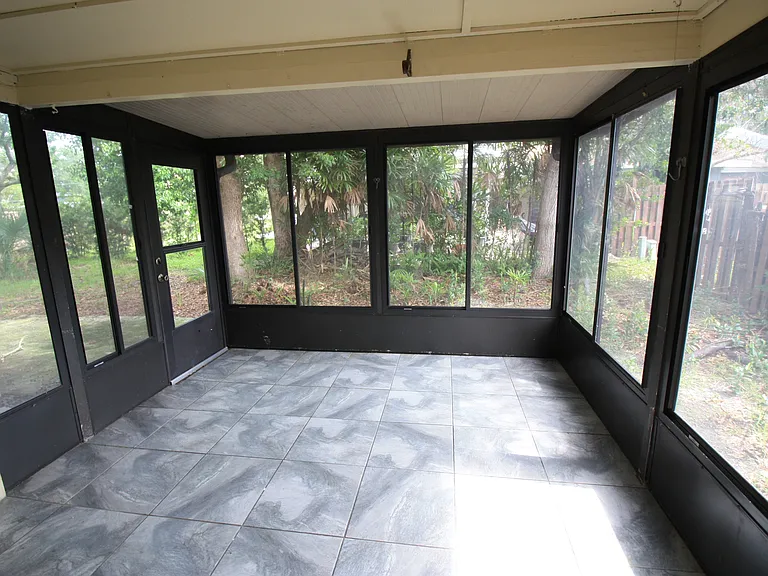 3050 Autumn Ct — Photo 4