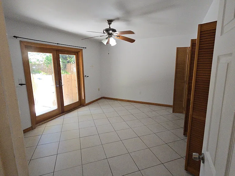 11610 N Bayshore Dr #1B — Photo 14