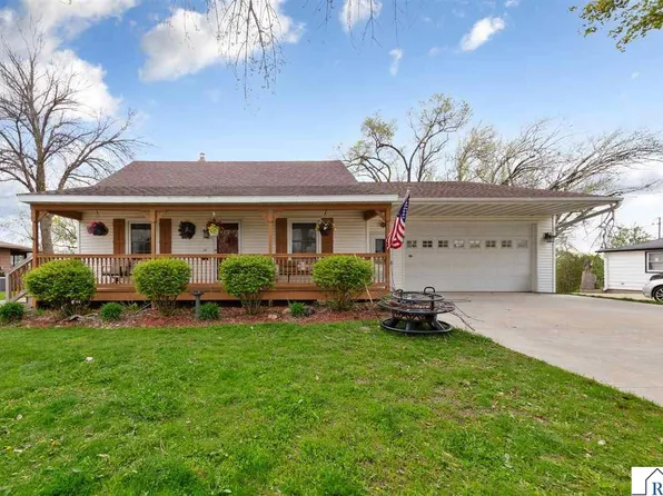 530 S 4th St, Le Sueur, MN 56058