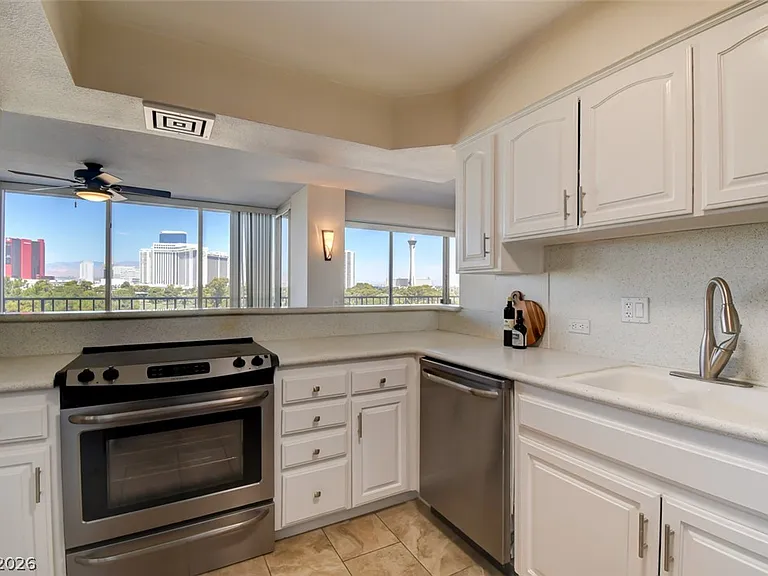 3111 Bel Air Dr #8E — Photo 23