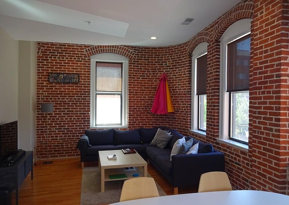 1st image of 140 Washington St APT E
