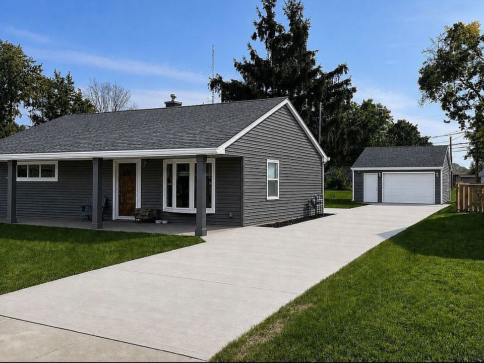 1st image of 1206 Douglas Dr