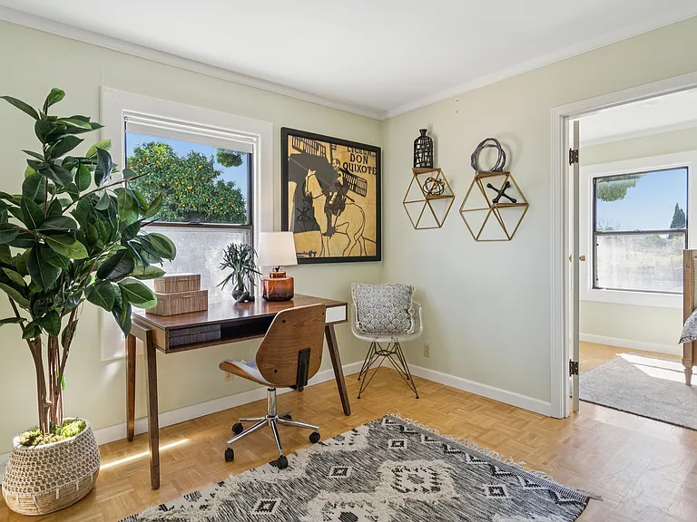 2328 Bartlett St — Photo 15