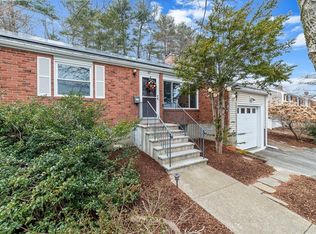 65 Augustus Rd, Waltham, MA 02452