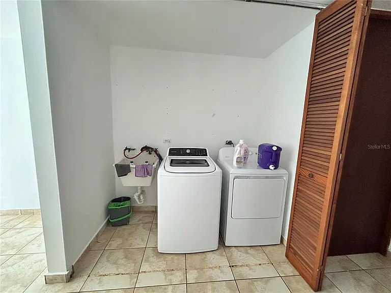345 Calle Tulipan — Photo 20
