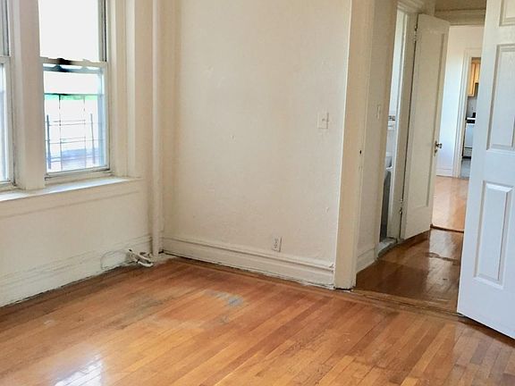 3rd image of 36-20 Parsons Blvd #4