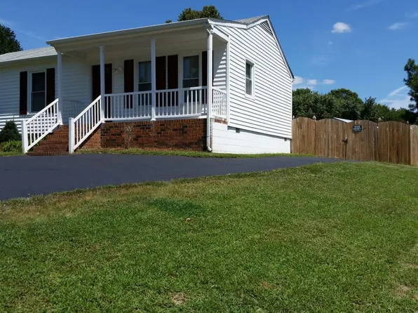4613 Bridgewood Rd, Midlothian, VA 23112