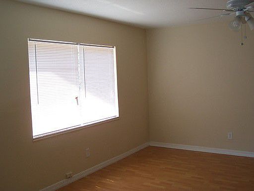 3rd image of 4641 Carmel St