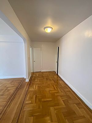 2nd image of 1130 Evergreen Ave APT 4K