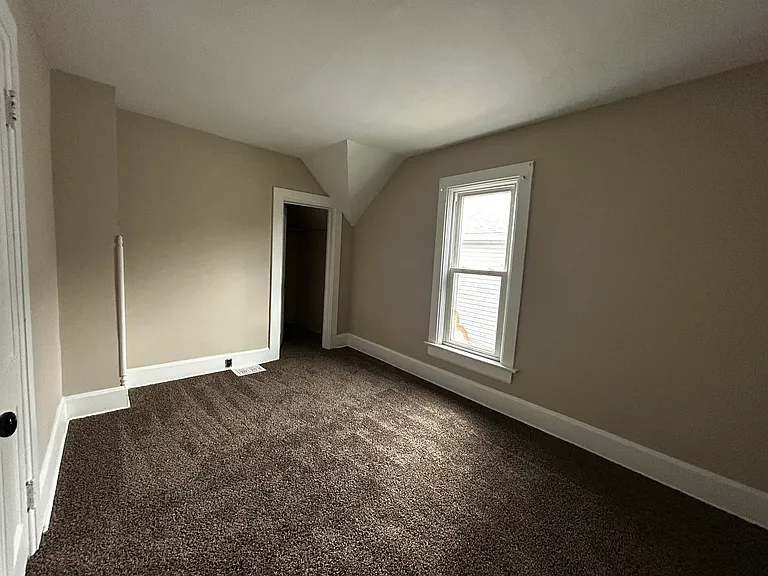 1405 Park Ave — Photo 4
