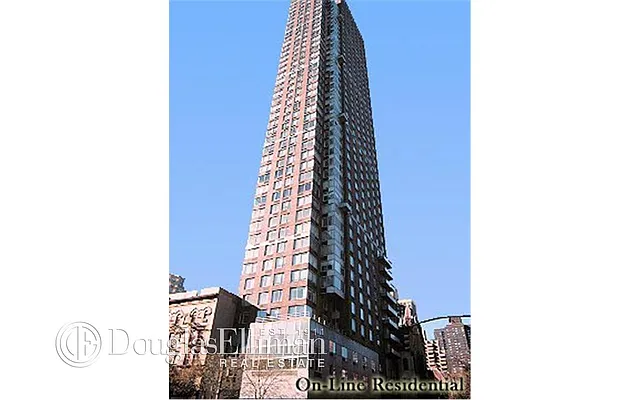 Rented by Douglas Elliman | media 23