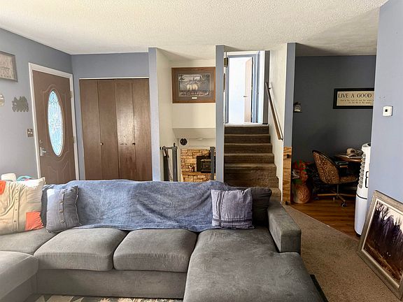 3rd image of 1808 Crest Way