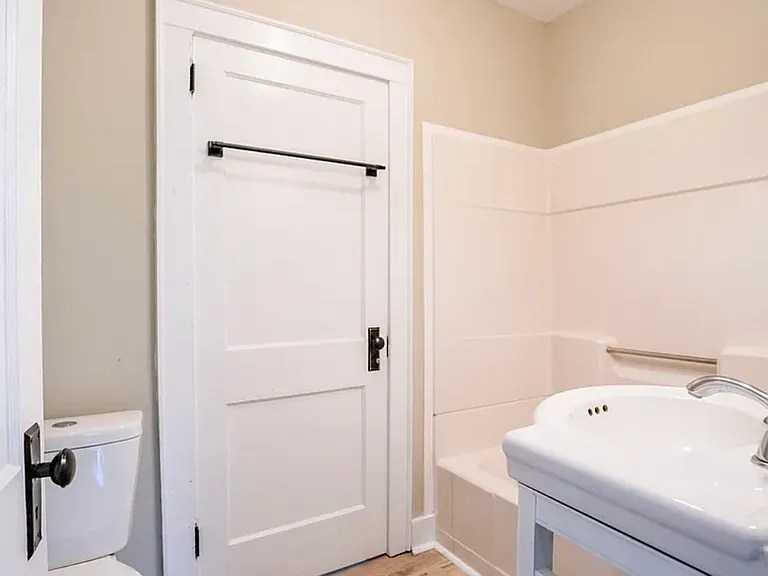 330 Chickamauga Ave — Photo 12
