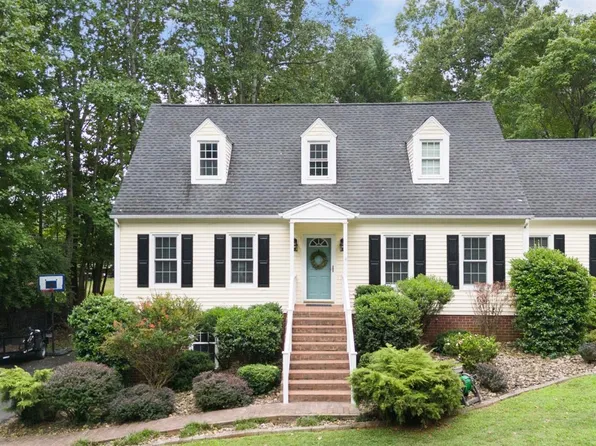 624 Lake Vista Dr, Forest, VA 24551