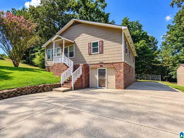 2528 Rhody Dr, Gardendale, AL 35071