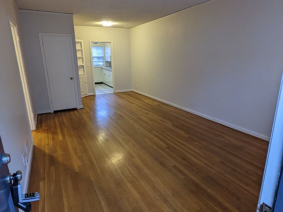 3rd image of 610 SE Cesar E Chavez Blvd #600-02